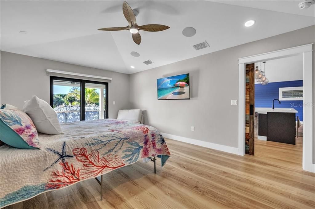 На продажу: $1,100,000 (4 спален, 4 ванн, 2402 Квадратных фут)