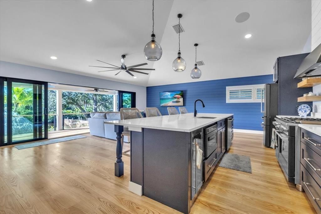 На продажу: $1,100,000 (4 спален, 4 ванн, 2402 Квадратных фут)