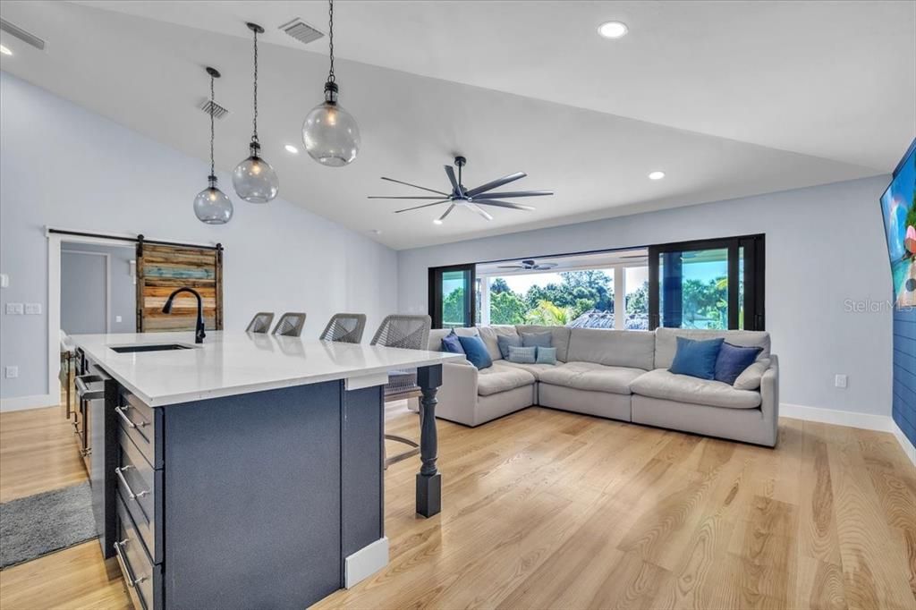 На продажу: $1,100,000 (4 спален, 4 ванн, 2402 Квадратных фут)