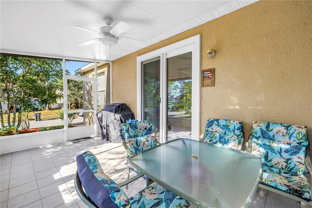 合同活跃: $370,000 (4 贝兹, 2 浴室, 1808 平方英尺)