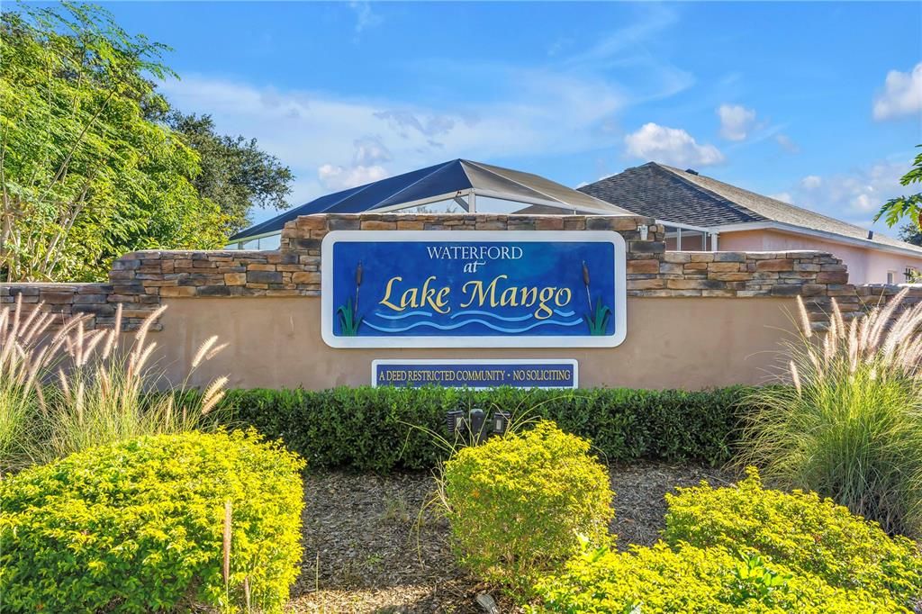 合同活跃: $370,000 (4 贝兹, 2 浴室, 1808 平方英尺)