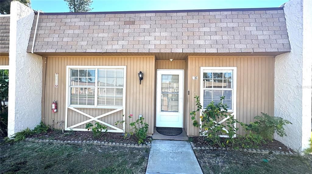 待售: $185,000 (2 贝兹, 2 浴室, 963 平方英尺)