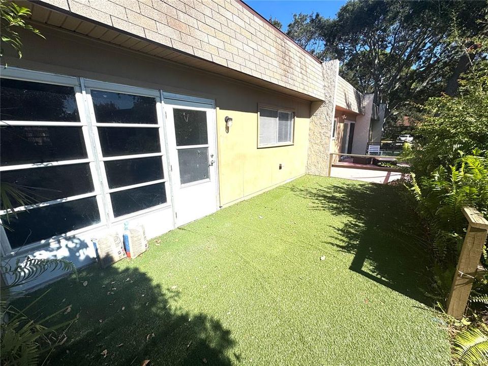 待售: $185,000 (2 贝兹, 2 浴室, 963 平方英尺)