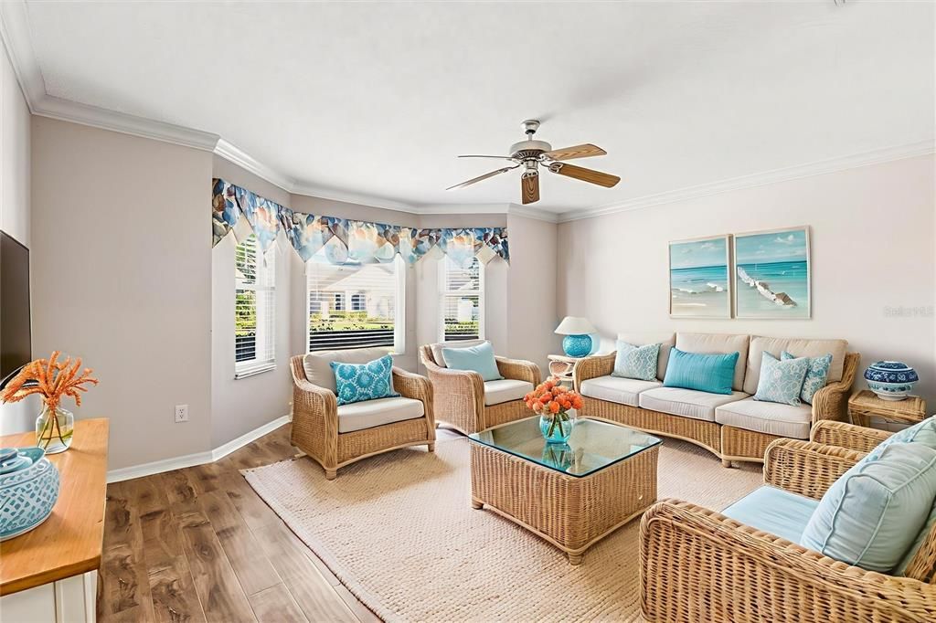 For Sale: $424,900 (3 beds, 2 baths, 2044 Square Feet)