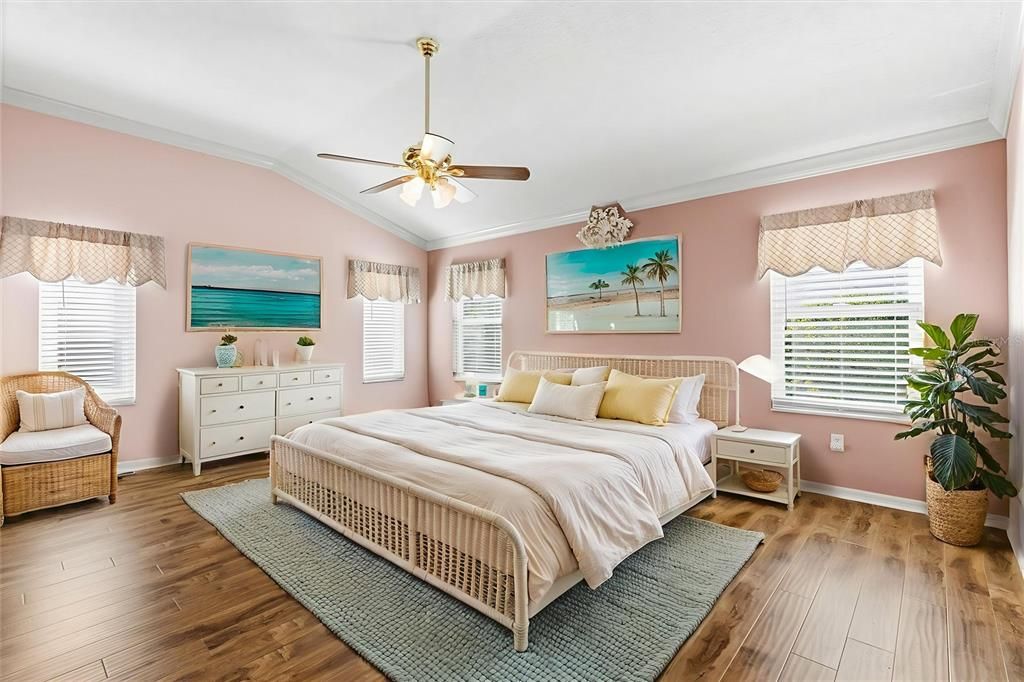 For Sale: $424,900 (3 beds, 2 baths, 2044 Square Feet)