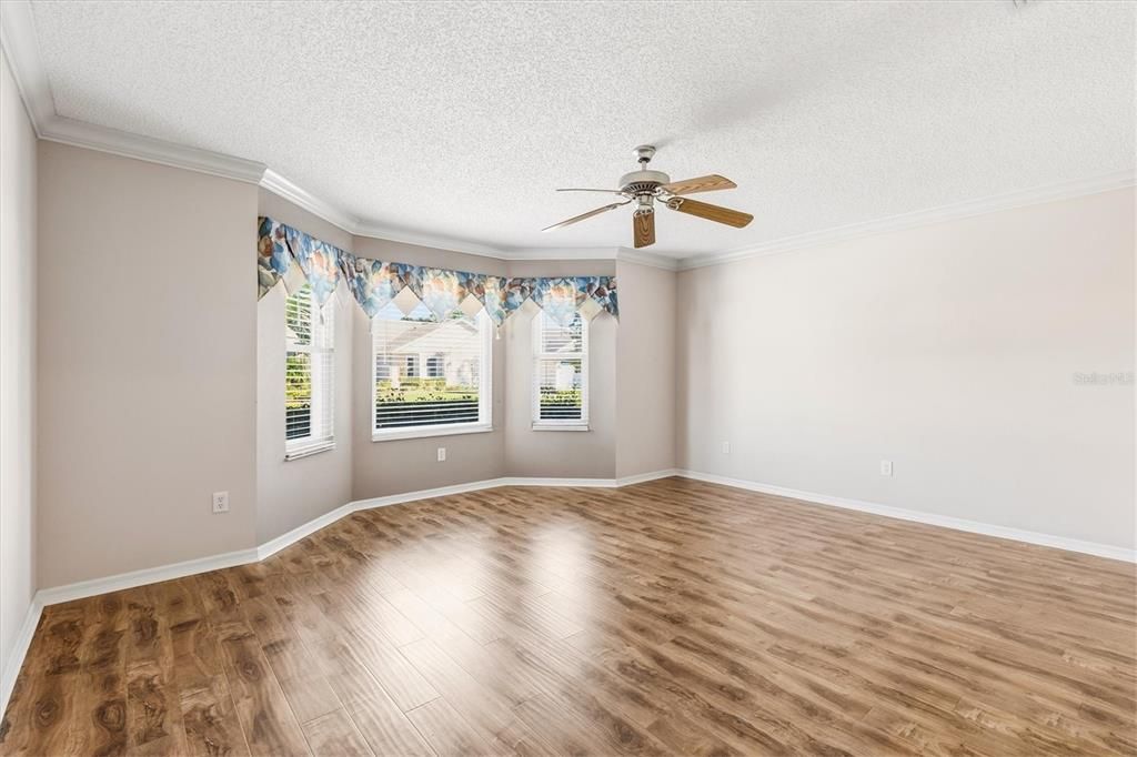 For Sale: $424,900 (3 beds, 2 baths, 2044 Square Feet)