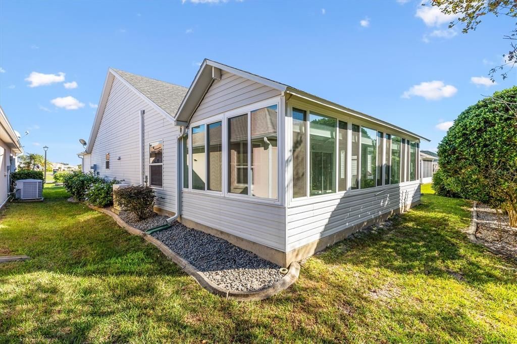 For Sale: $424,900 (3 beds, 2 baths, 2044 Square Feet)