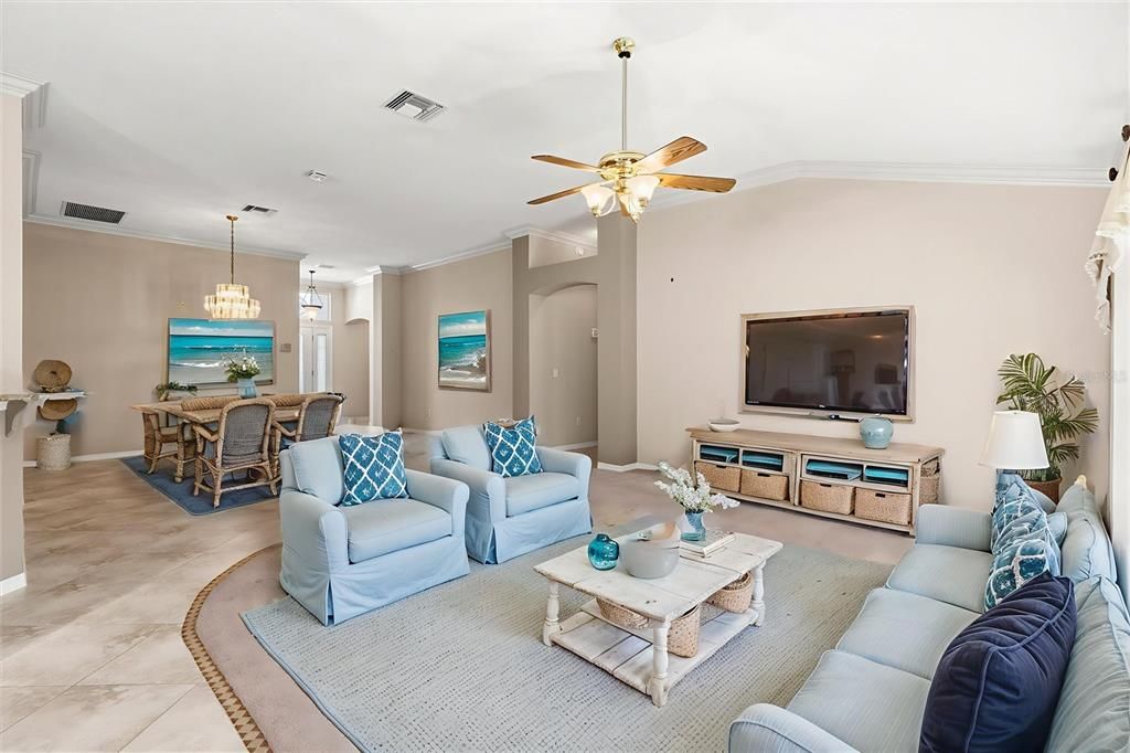 For Sale: $424,900 (3 beds, 2 baths, 2044 Square Feet)