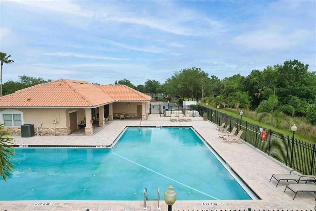 合同活跃: $575,000 (3 贝兹, 2 浴室, 2180 平方英尺)