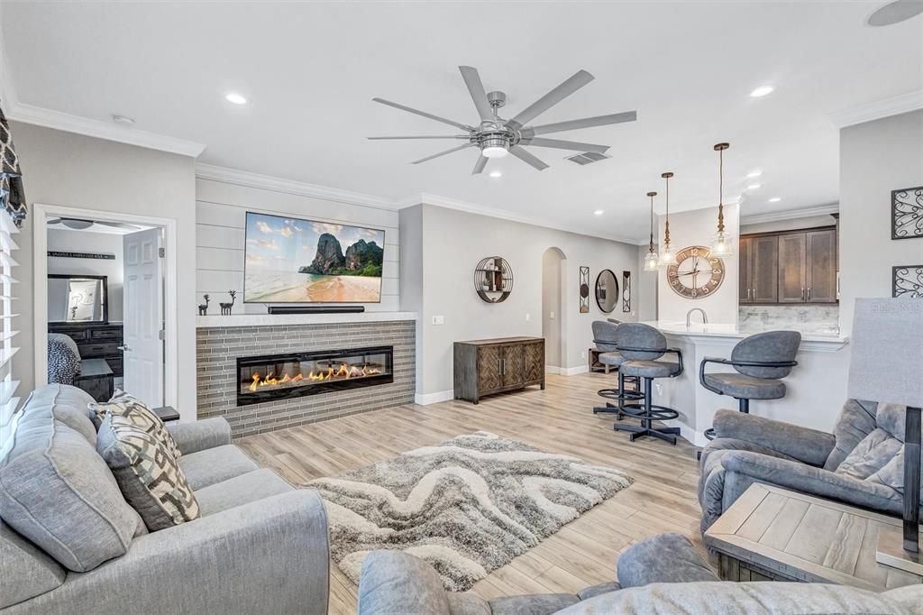 合同活跃: $575,000 (3 贝兹, 2 浴室, 2180 平方英尺)