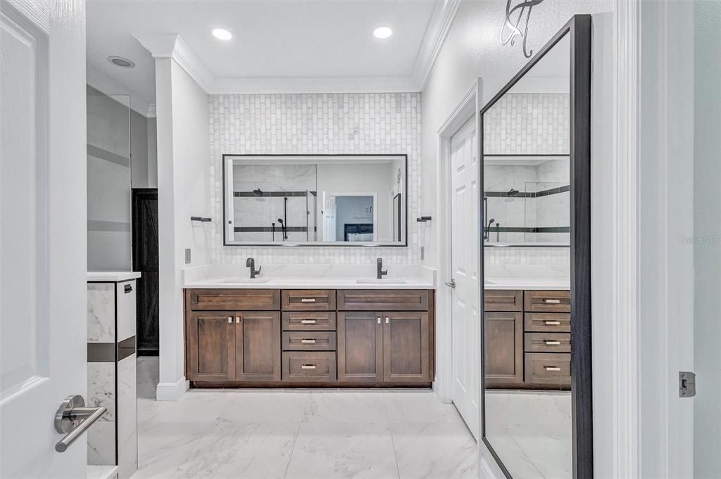 合同活跃: $575,000 (3 贝兹, 2 浴室, 2180 平方英尺)