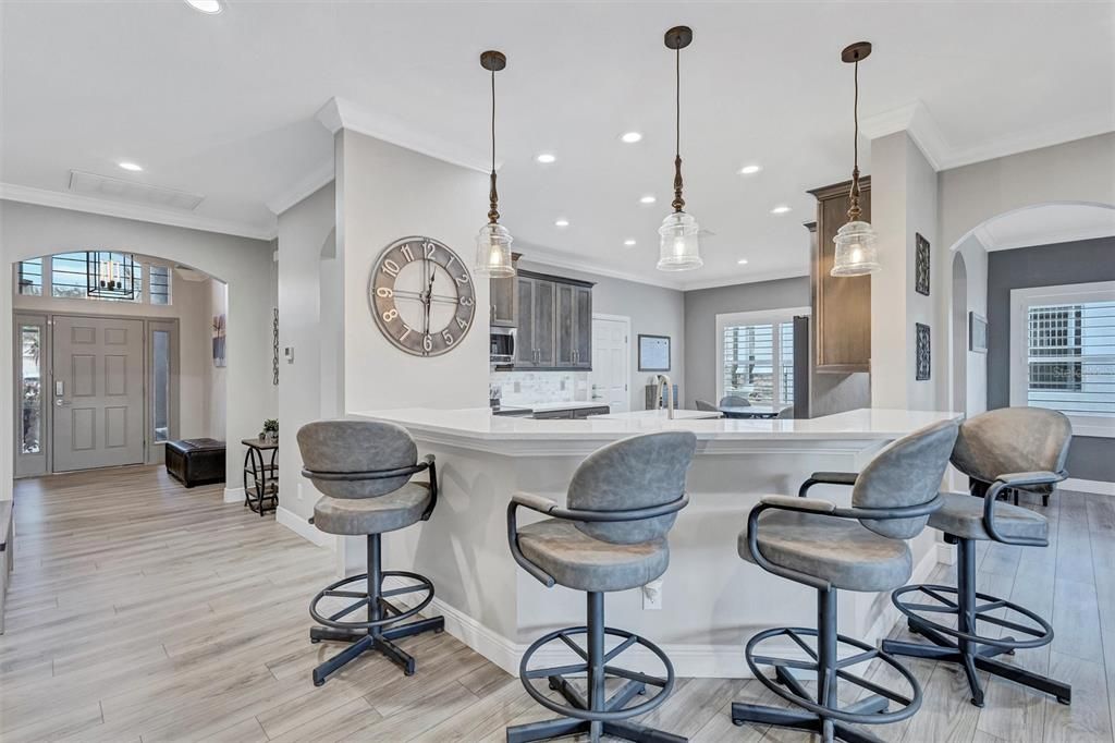 合同活跃: $575,000 (3 贝兹, 2 浴室, 2180 平方英尺)