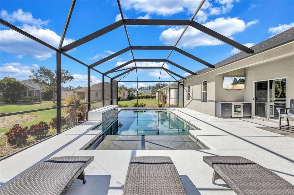 合同活跃: $575,000 (3 贝兹, 2 浴室, 2180 平方英尺)