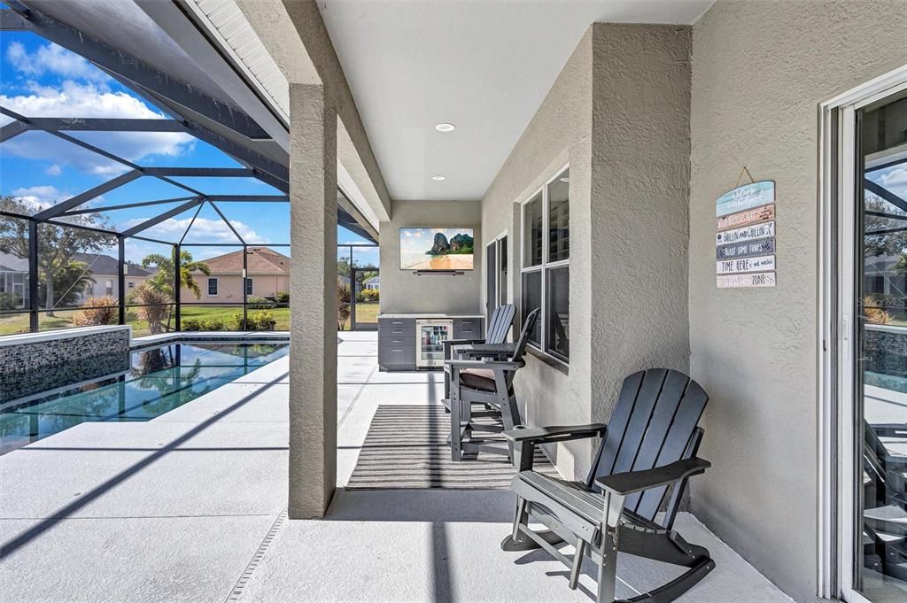 合同活跃: $575,000 (3 贝兹, 2 浴室, 2180 平方英尺)