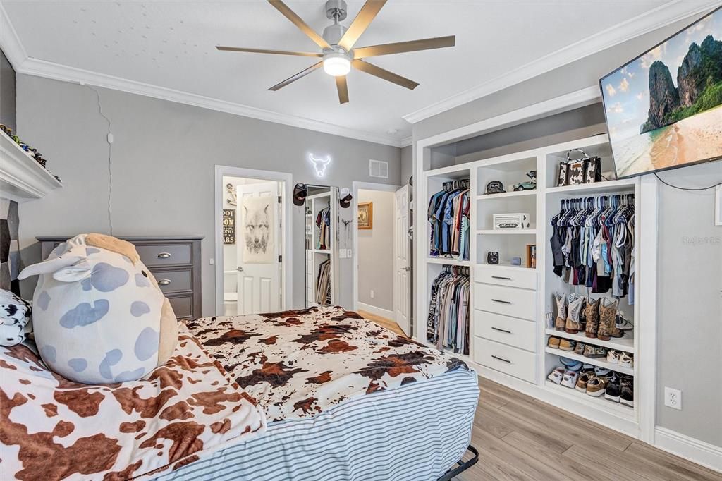 合同活跃: $575,000 (3 贝兹, 2 浴室, 2180 平方英尺)