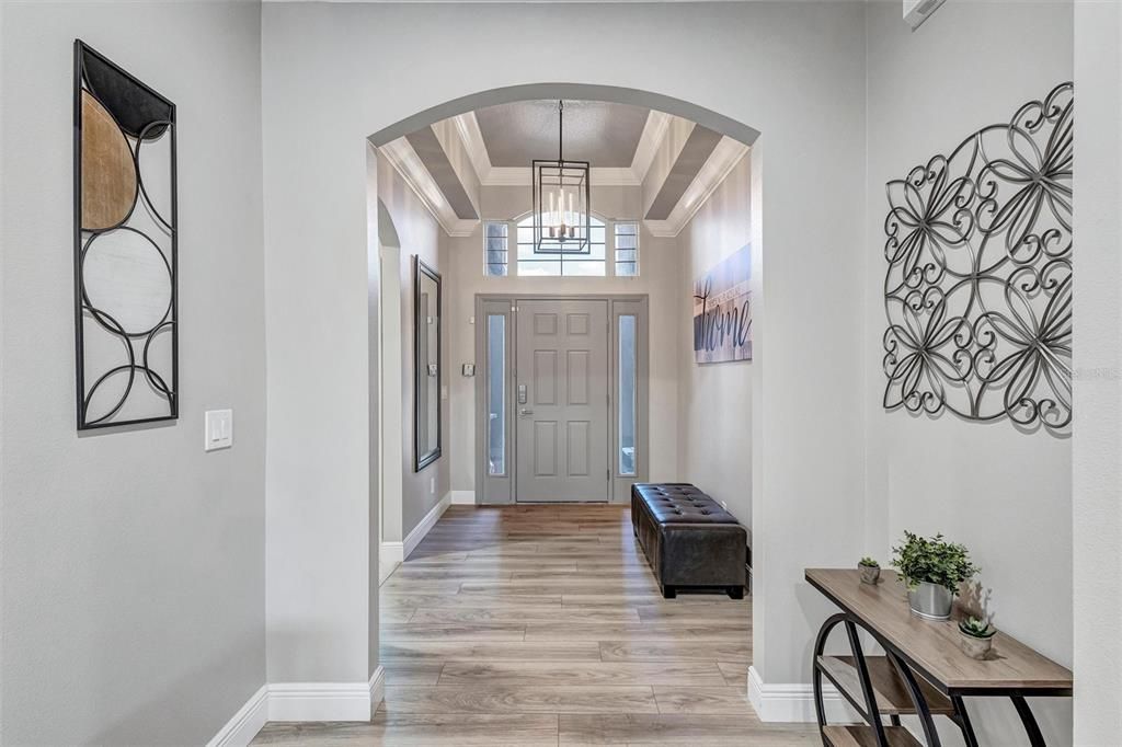 合同活跃: $575,000 (3 贝兹, 2 浴室, 2180 平方英尺)