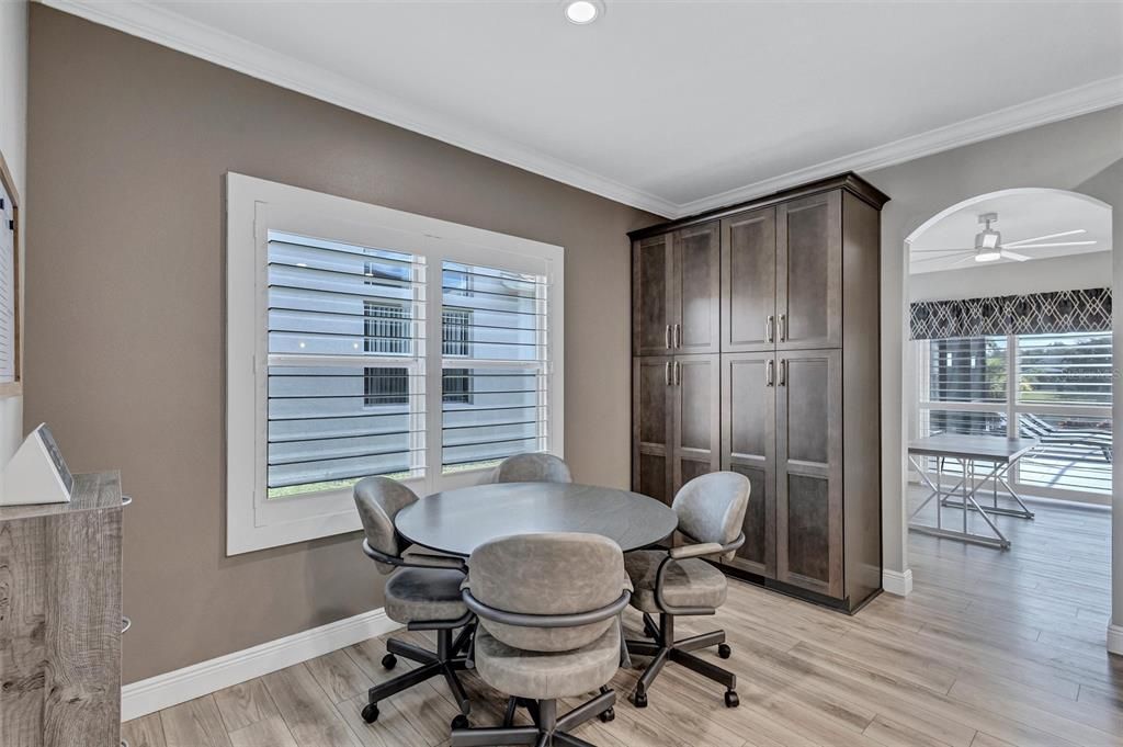 合同活跃: $575,000 (3 贝兹, 2 浴室, 2180 平方英尺)