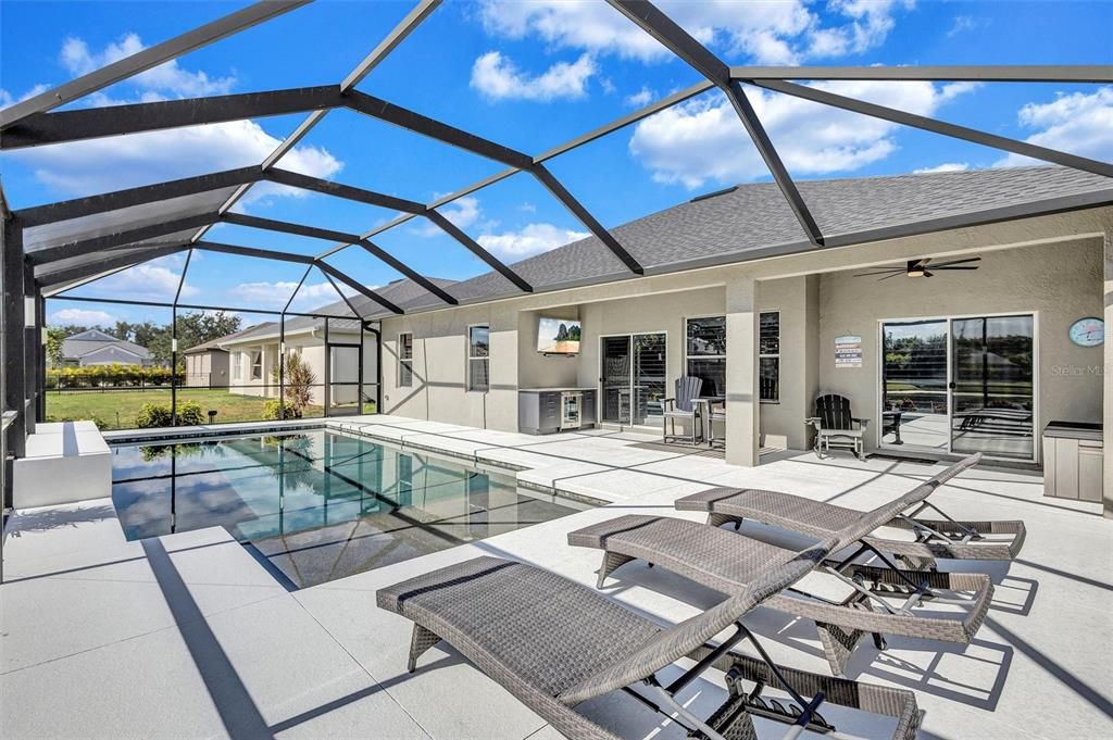 合同活跃: $575,000 (3 贝兹, 2 浴室, 2180 平方英尺)