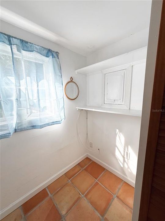 For Rent: $1,800 (1 beds, 1 baths, 352 Square Feet)