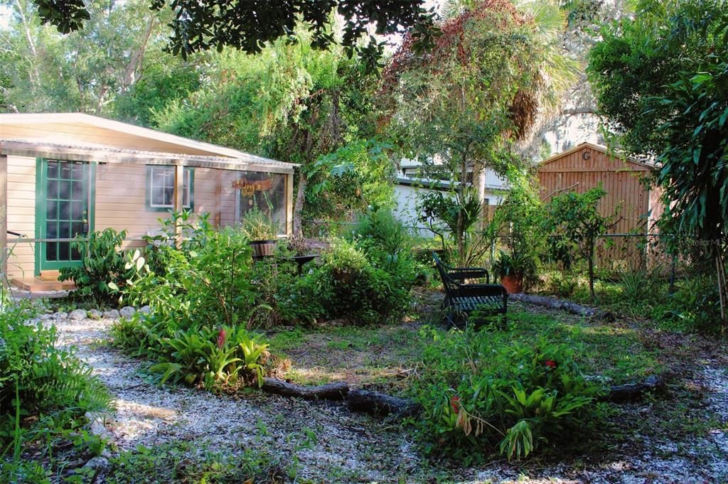 For Rent: $1,800 (1 beds, 1 baths, 352 Square Feet)