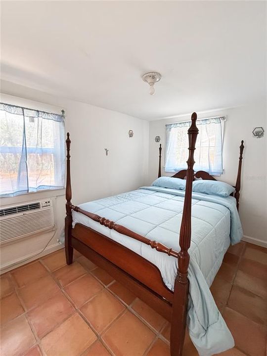 For Rent: $1,800 (1 beds, 1 baths, 352 Square Feet)