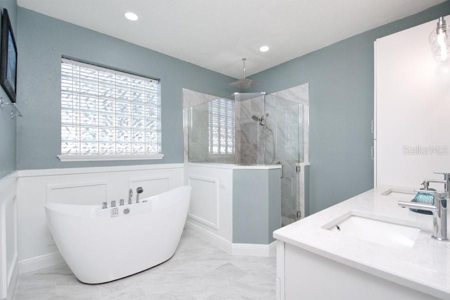 En Venta: $689,000 (5 camas, 3 baños, 2838 Pies cuadrados)