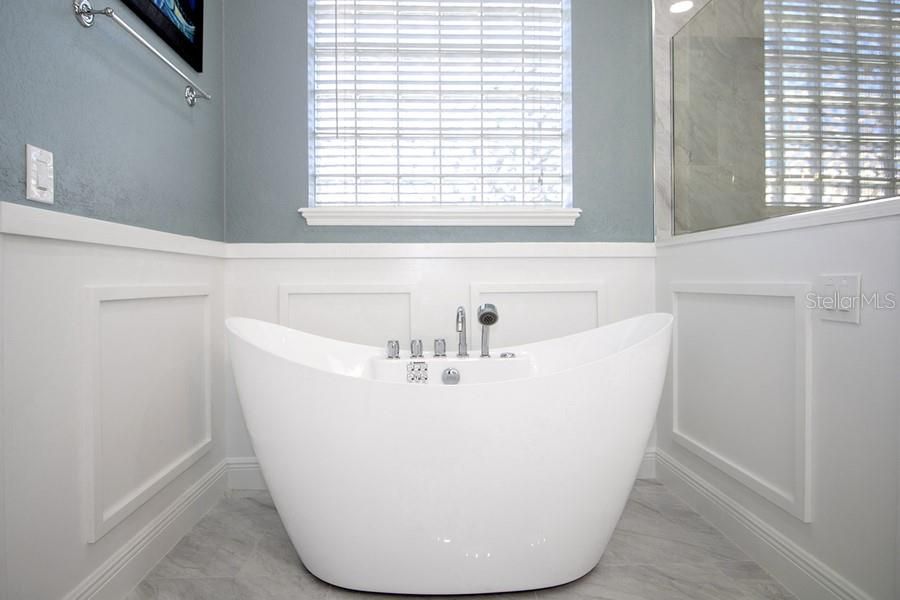 En Venta: $689,000 (5 camas, 3 baños, 2838 Pies cuadrados)