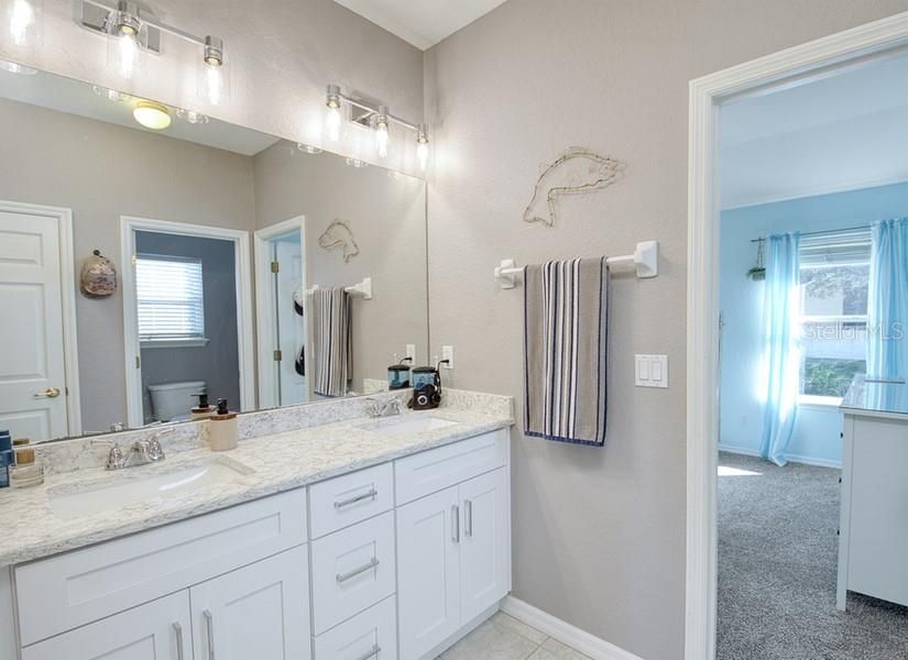 En Venta: $689,000 (5 camas, 3 baños, 2838 Pies cuadrados)