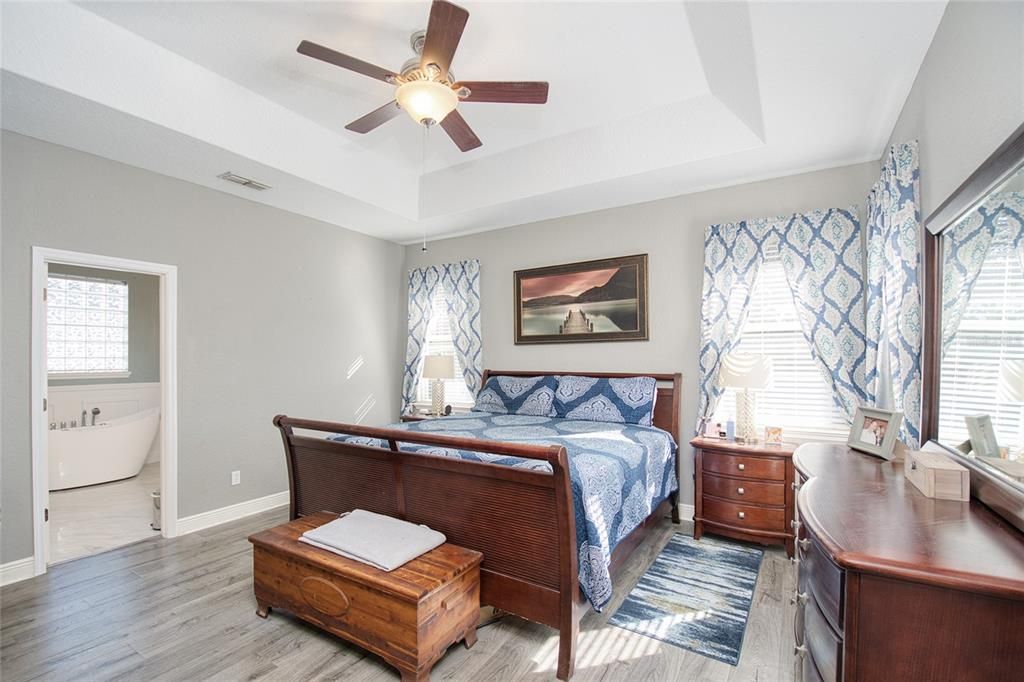 En Venta: $689,000 (5 camas, 3 baños, 2838 Pies cuadrados)