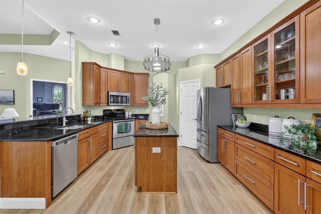 Active With Contract: $825,000 (4 beds, 3 baths, 3193 Square Feet)