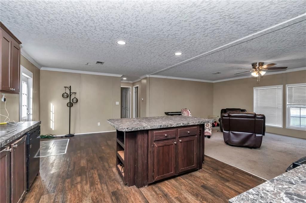 For Sale: $179,000 (4 beds, 2 baths, 1622 Square Feet)