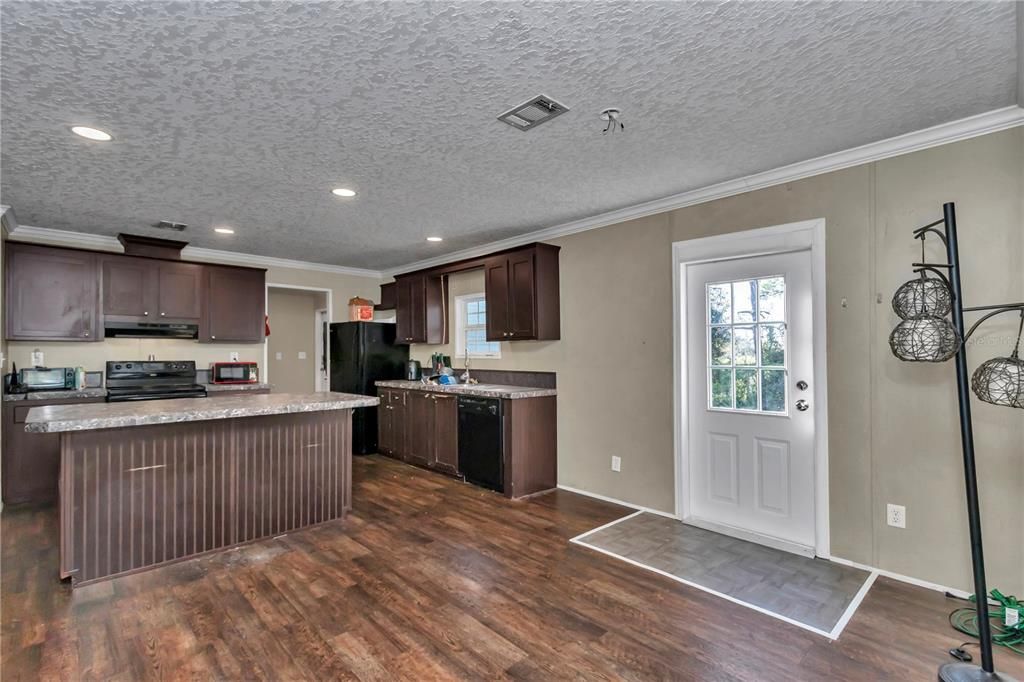 For Sale: $179,000 (4 beds, 2 baths, 1622 Square Feet)