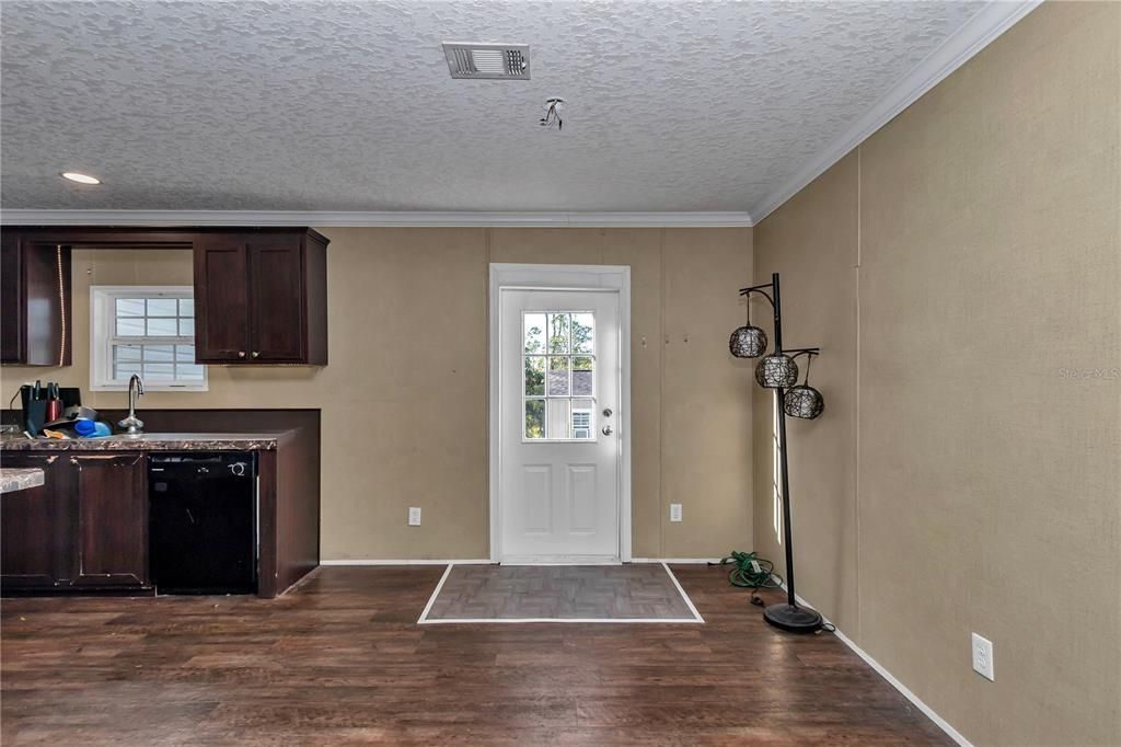 For Sale: $179,000 (4 beds, 2 baths, 1622 Square Feet)