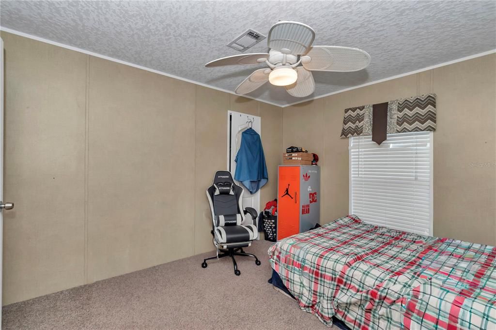 For Sale: $179,000 (4 beds, 2 baths, 1622 Square Feet)