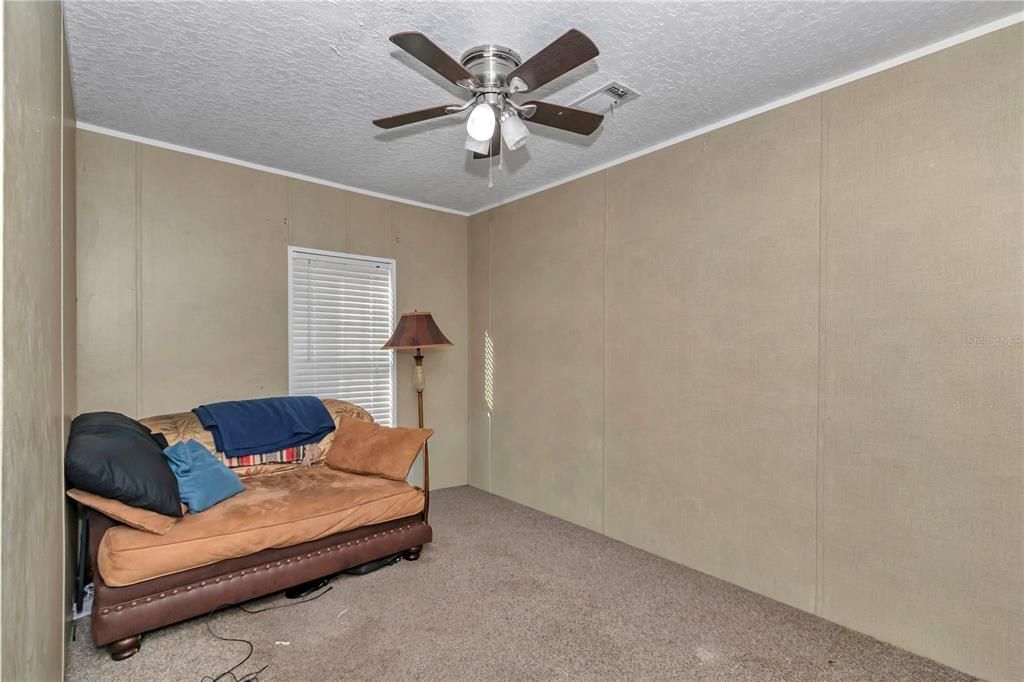 For Sale: $179,000 (4 beds, 2 baths, 1622 Square Feet)