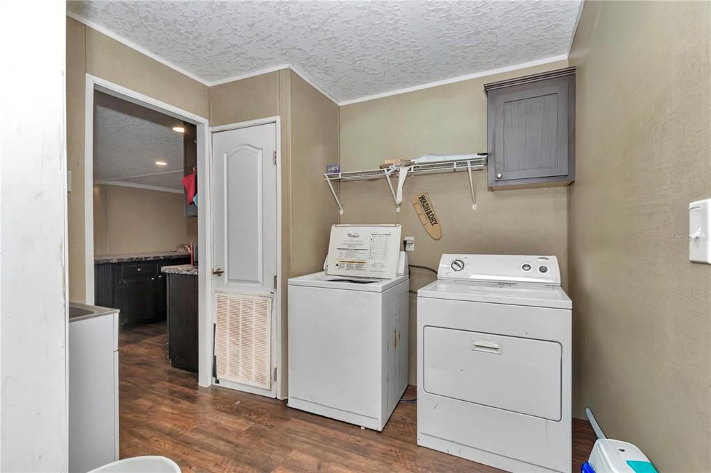 For Sale: $179,000 (4 beds, 2 baths, 1622 Square Feet)