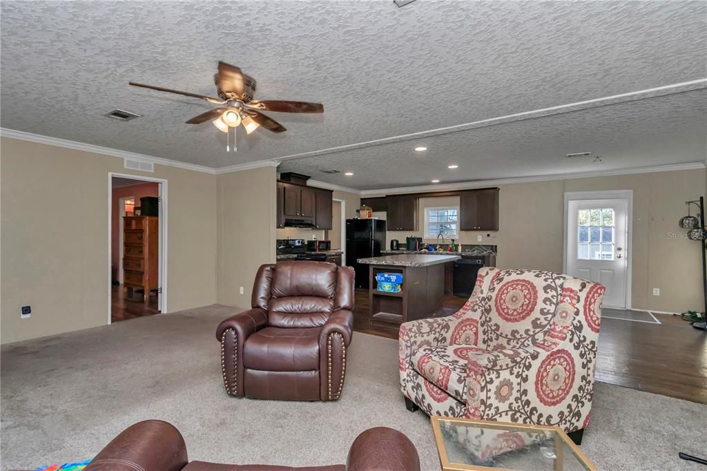 For Sale: $179,000 (4 beds, 2 baths, 1622 Square Feet)