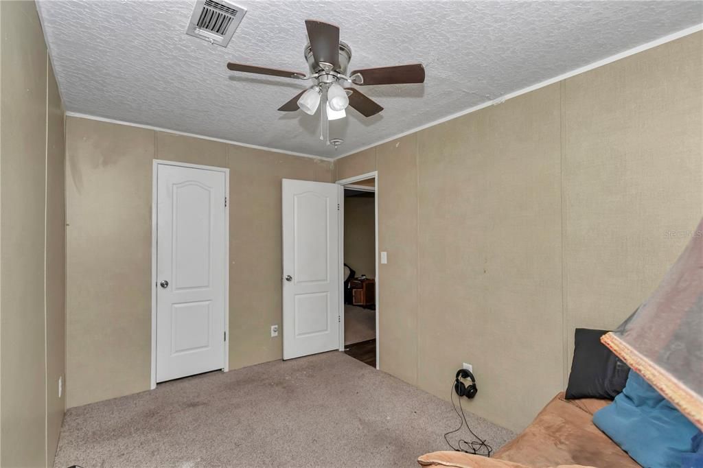 For Sale: $179,000 (4 beds, 2 baths, 1622 Square Feet)