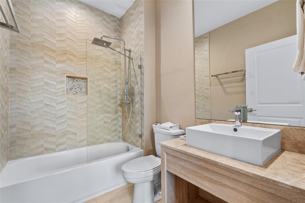 En Renta: $3,000 (3 camas, 3 baños, 2195 Pies cuadrados)