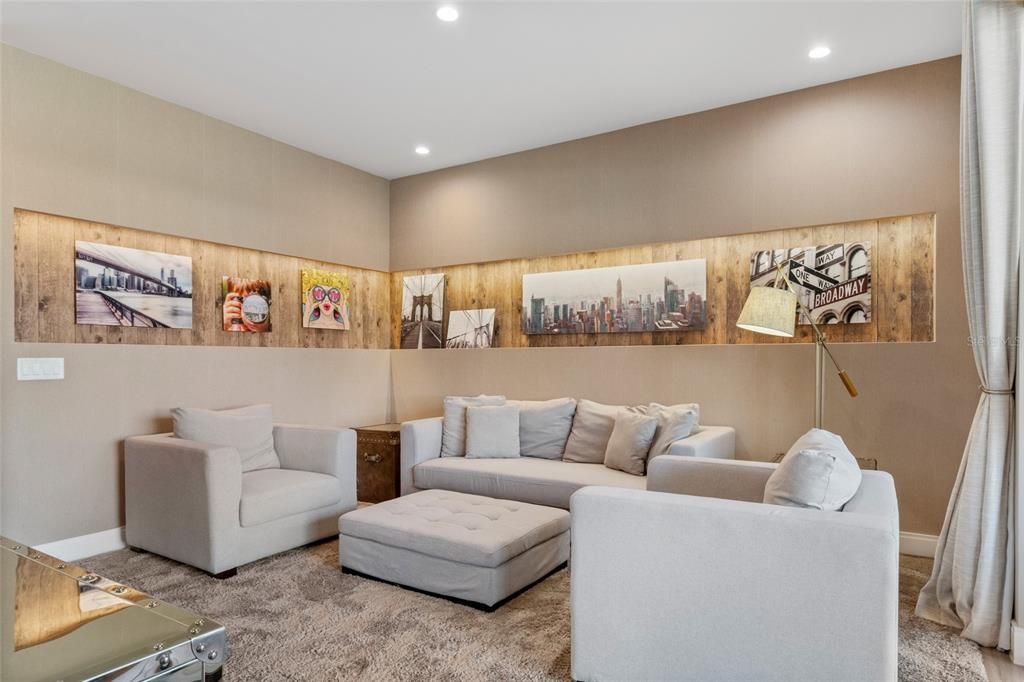 En Renta: $3,000 (3 camas, 3 baños, 2195 Pies cuadrados)