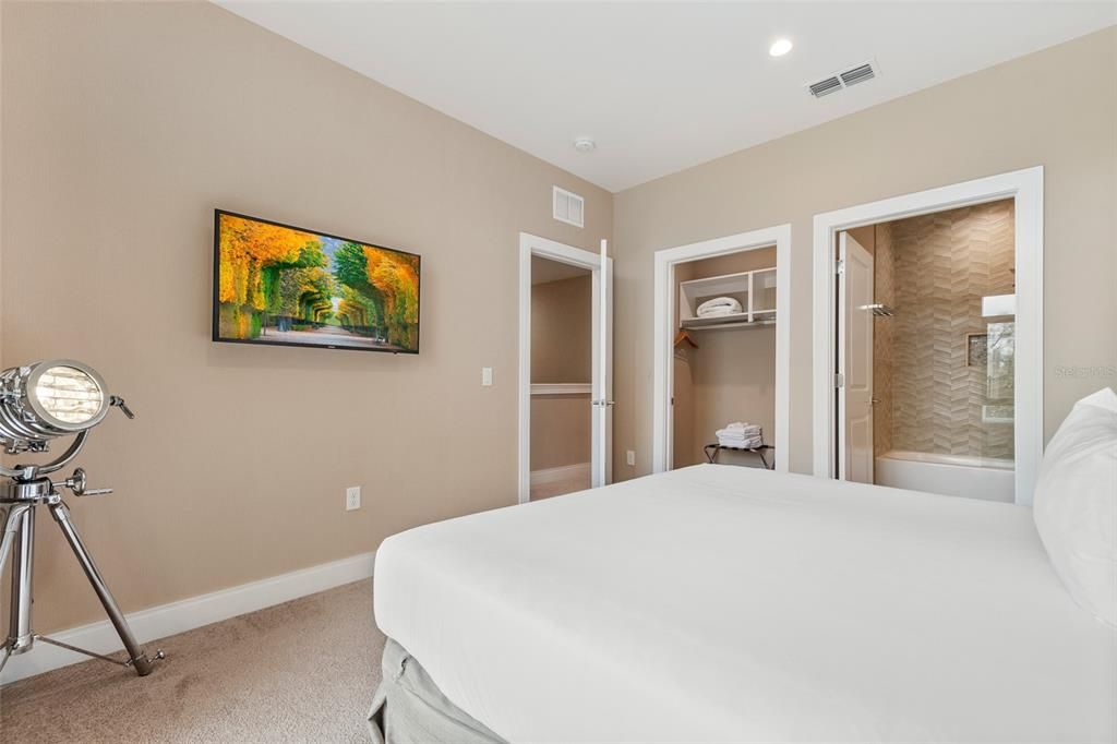 En Renta: $3,000 (3 camas, 3 baños, 2195 Pies cuadrados)