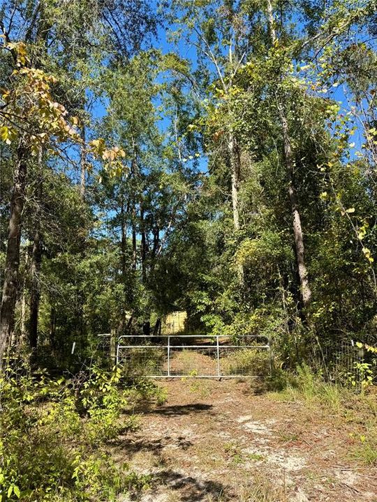 En Venta: $40,000 (0.92 acres)