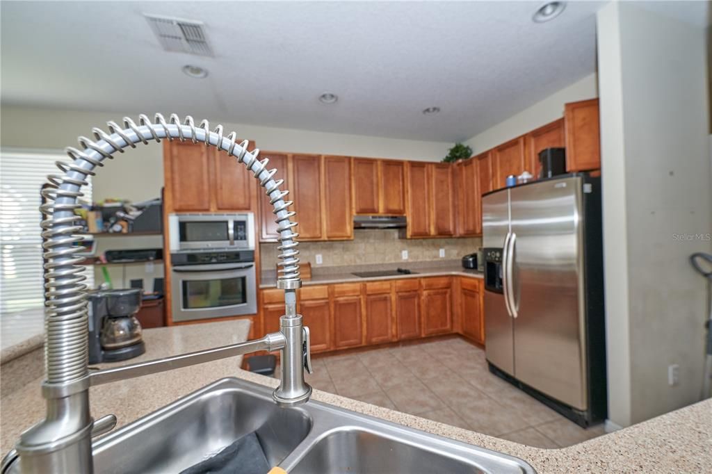 En Venta: $549,000 (6 camas, 4 baños, 3337 Pies cuadrados)