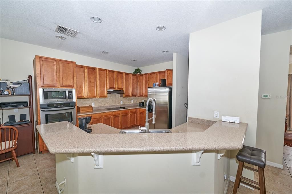 En Venta: $549,000 (6 camas, 4 baños, 3337 Pies cuadrados)