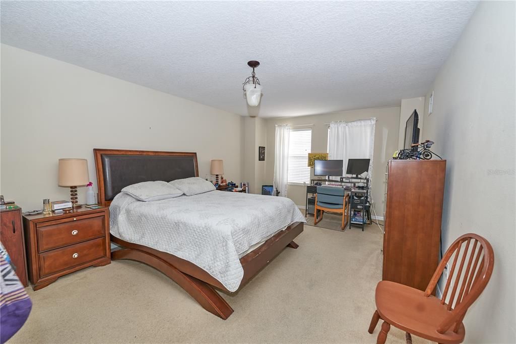 En Venta: $549,000 (6 camas, 4 baños, 3337 Pies cuadrados)