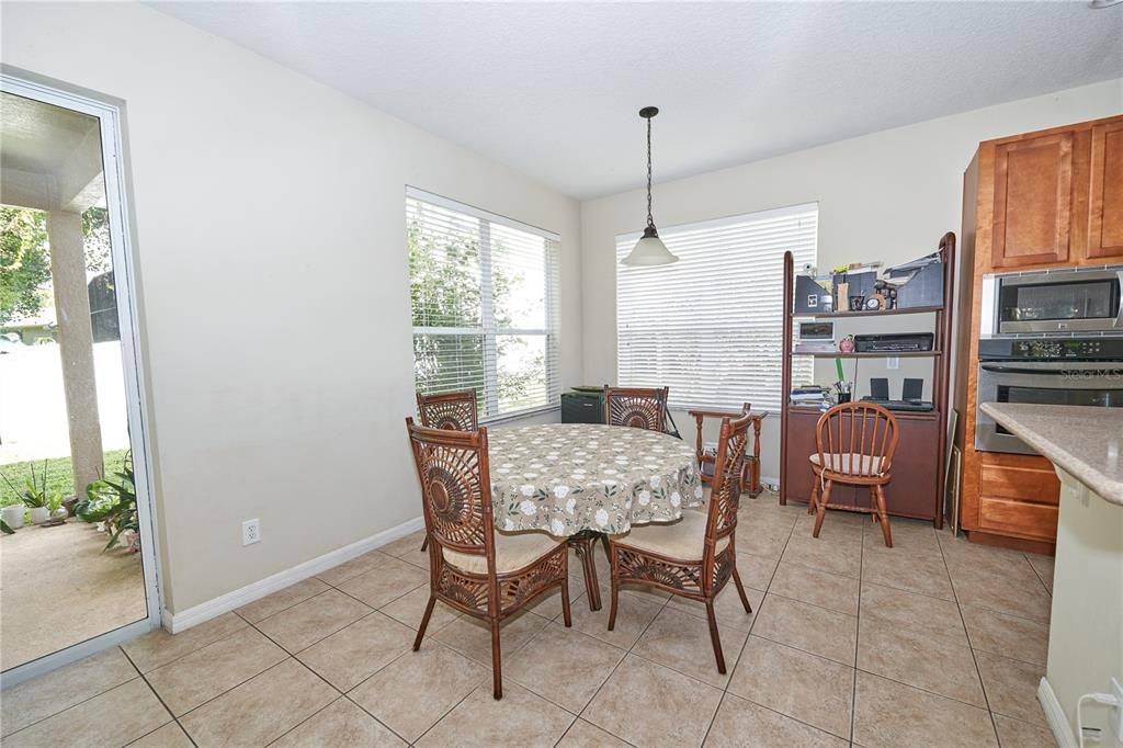 En Venta: $549,000 (6 camas, 4 baños, 3337 Pies cuadrados)