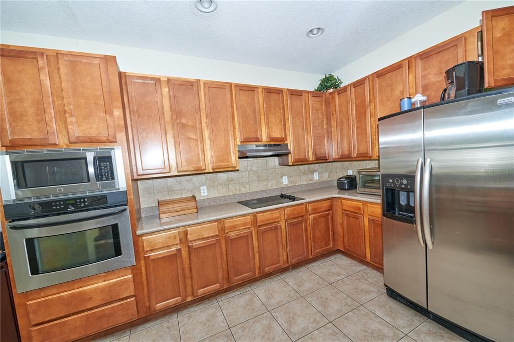 En Venta: $549,000 (6 camas, 4 baños, 3337 Pies cuadrados)