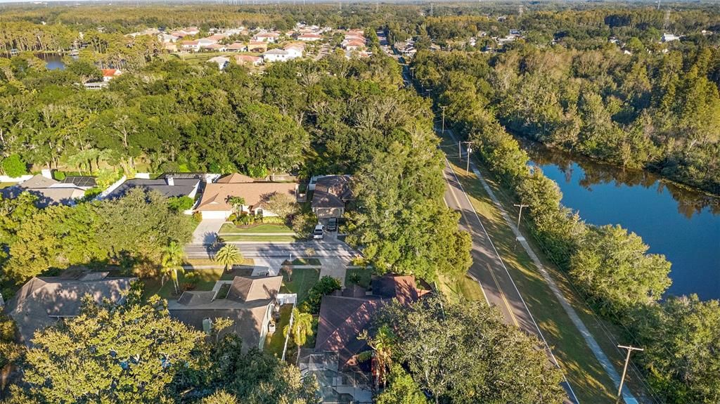 En Venta: $595,000 (4 camas, 2 baños, 2421 Pies cuadrados)