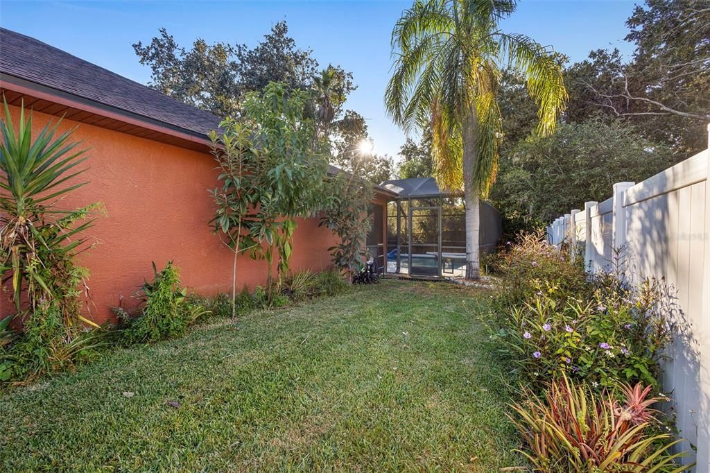 En Venta: $595,000 (4 camas, 2 baños, 2421 Pies cuadrados)