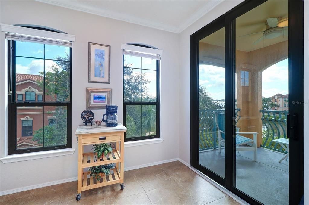 В аренду: $2,800 (1 спален, 1 ванн, 1079 Квадратных фут)